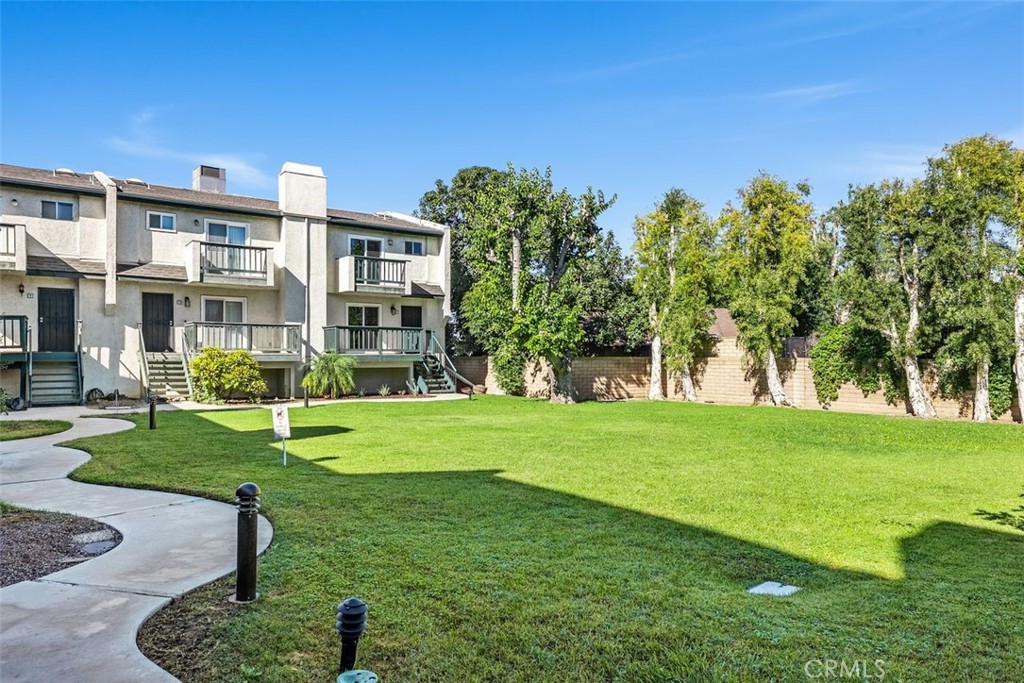 428 W 1st Street Property Photo 30