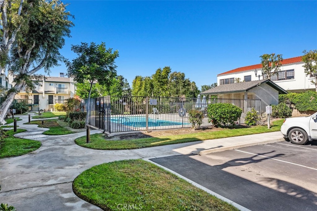 428 W 1st Street Property Photo 31