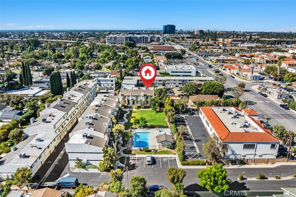 428 W 1st Street Property Photo 32