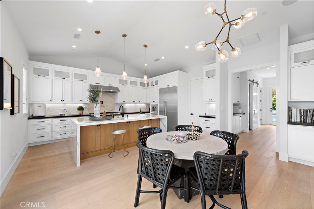 2507 Alta Vista Drive Property Photo 13