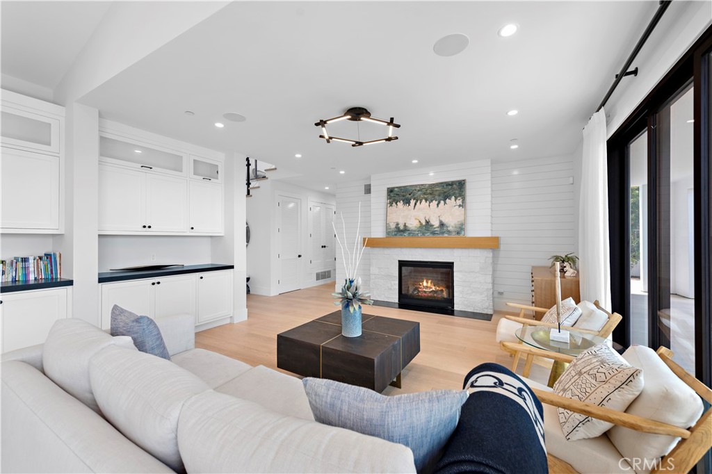 2507 Alta Vista Drive Property Photo 16