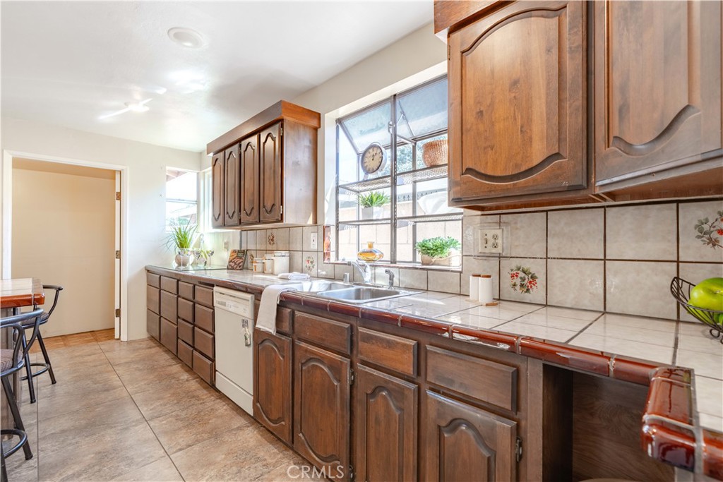 3318 W Borchard Property Photo 15