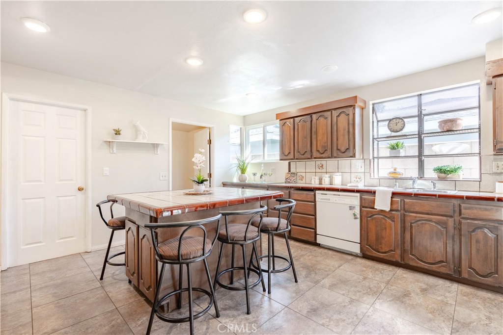 3318 W Borchard Property Photo 17