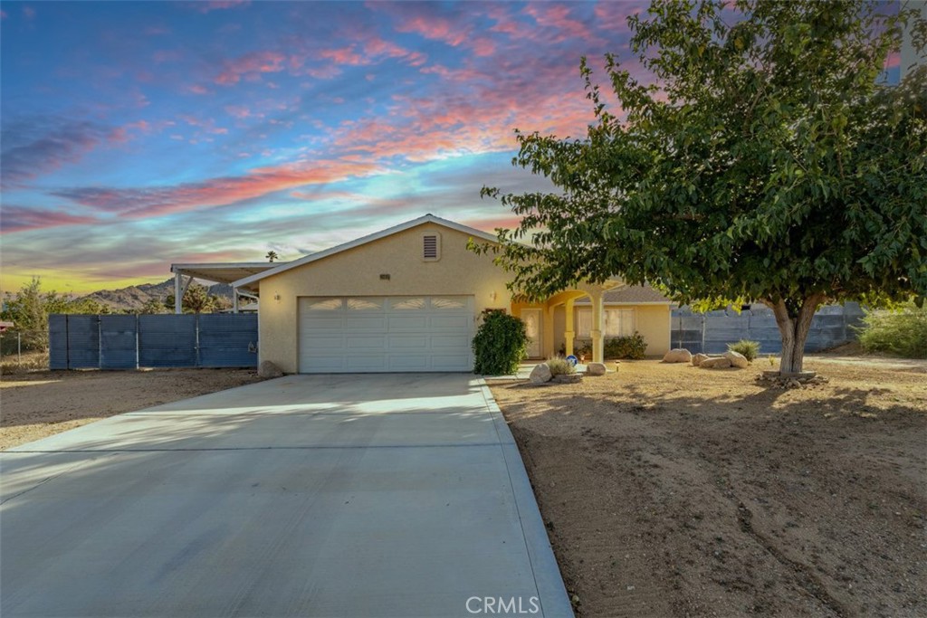 60205 Latham Trl Property Photo 3
