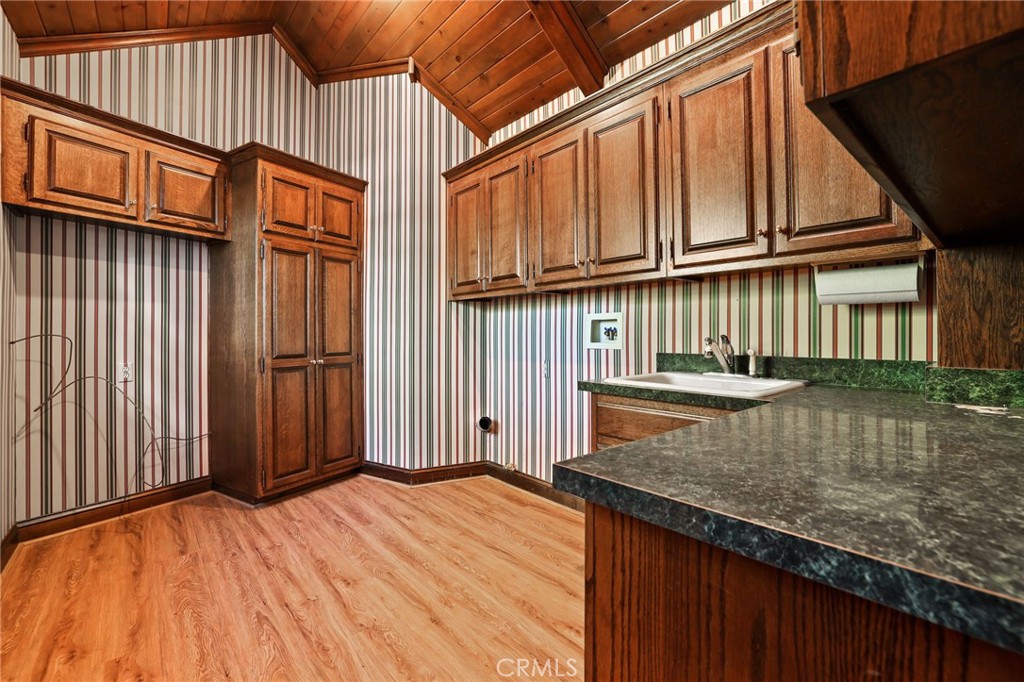 7008 Hawarden Property Photo 31