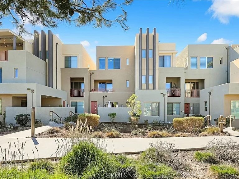 132 Cadence Property Photo 2