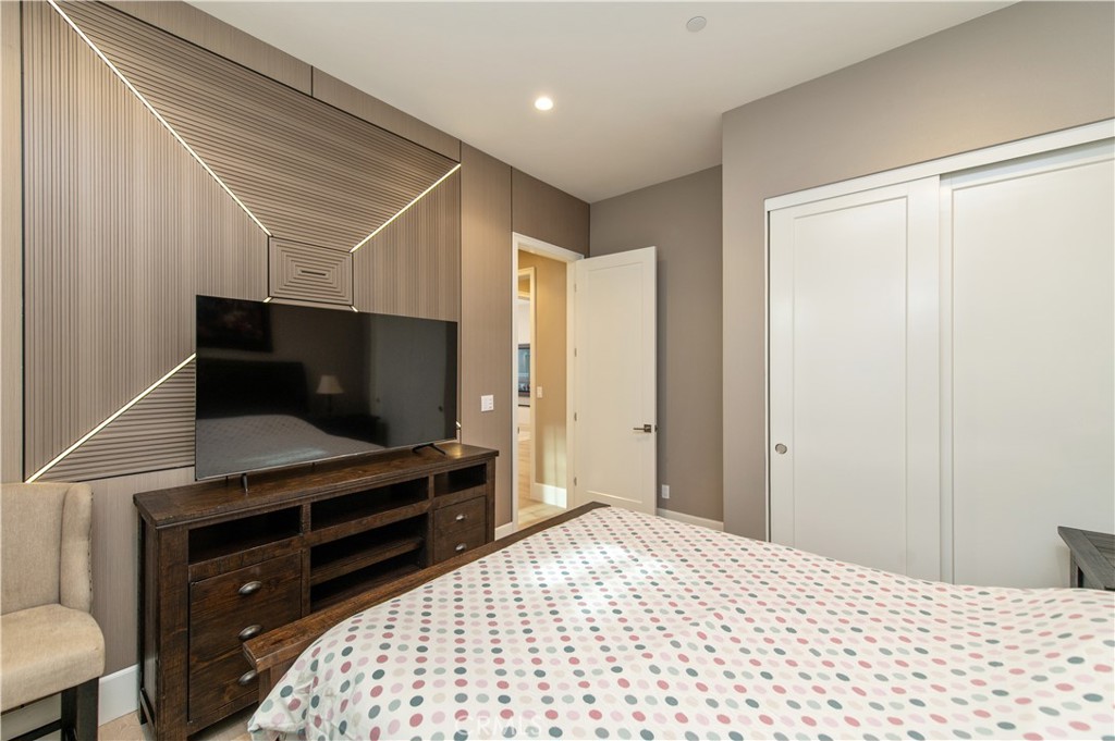 200 Piazza Property Photo 7