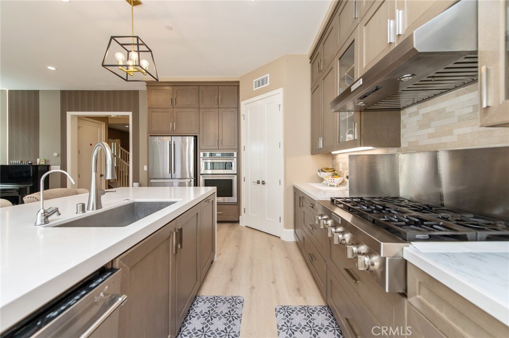 200 Piazza Property Photo 17
