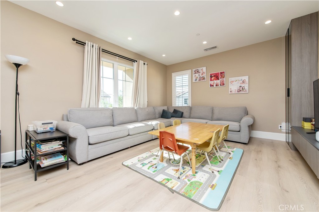 200 Piazza Property Photo 18