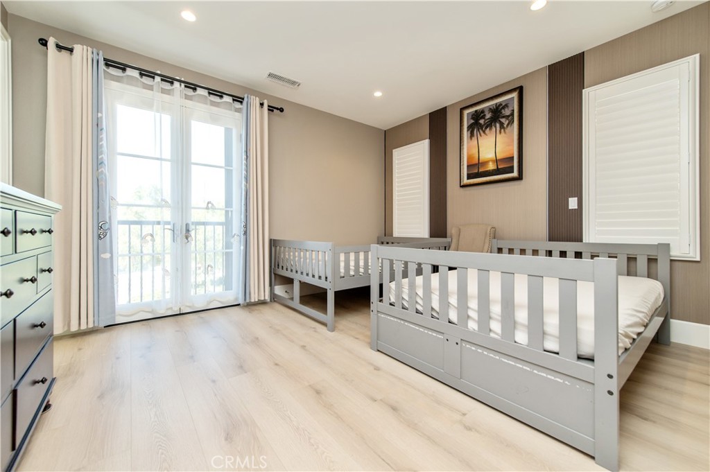 200 Piazza Property Photo 24