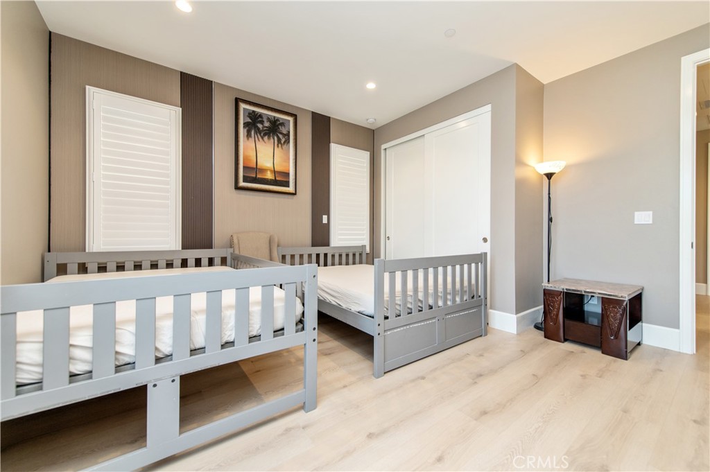 200 Piazza Property Photo 25