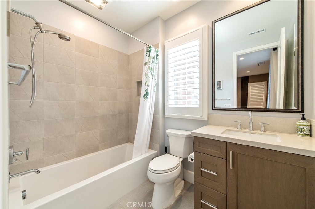 200 Piazza Property Photo 26