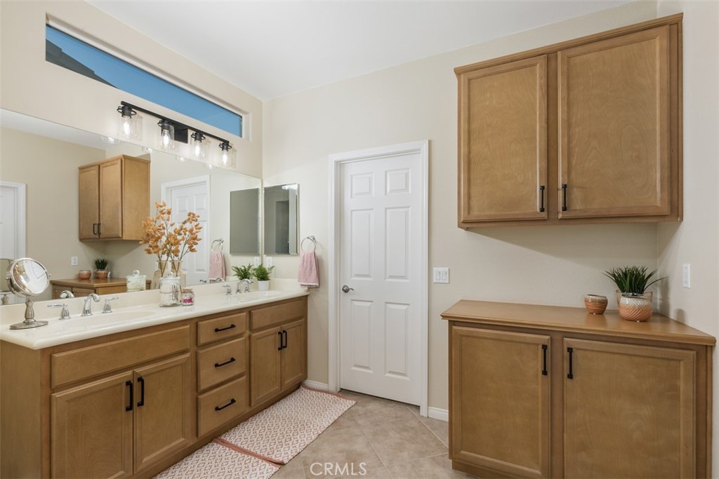 61225 Living Stone Property Photo 13