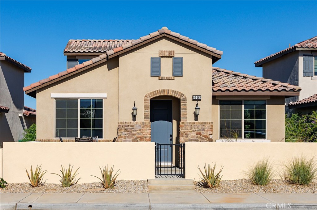 80269 Whisper Rock Property Photo 1