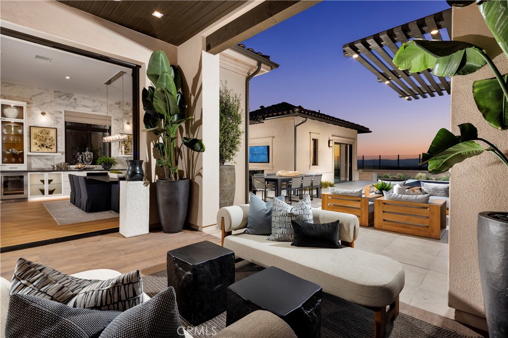 541 Peninsula Property Photo 4