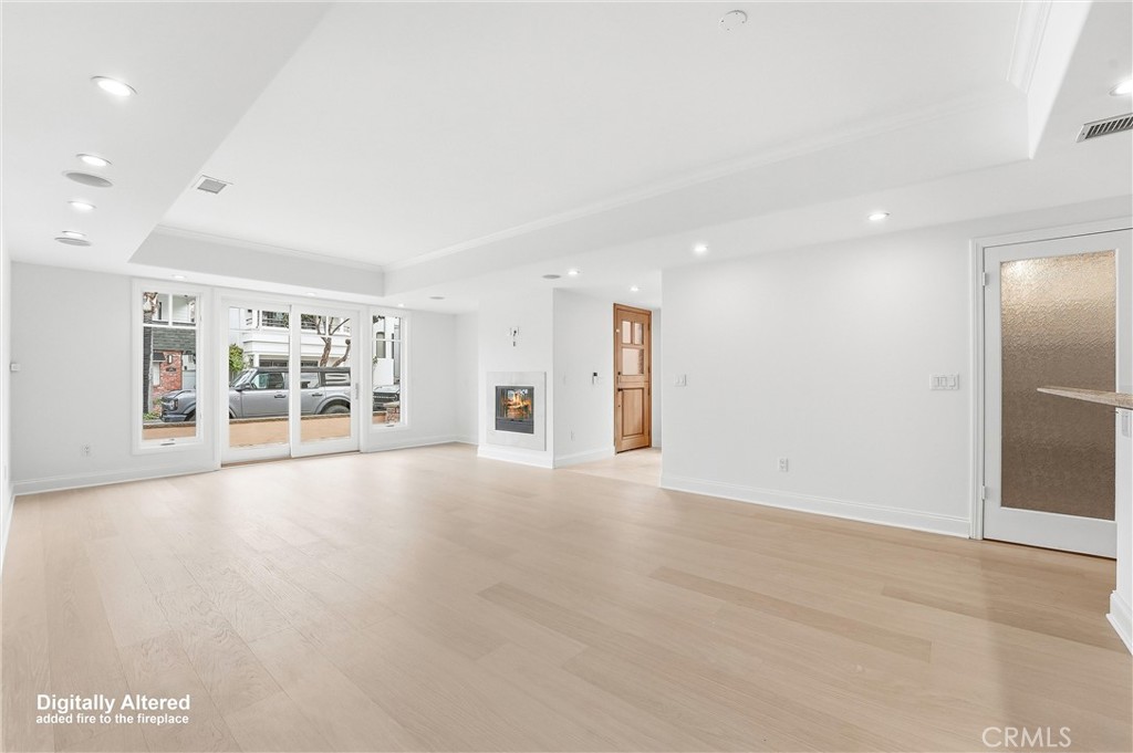 211 E Bay Property Photo 6