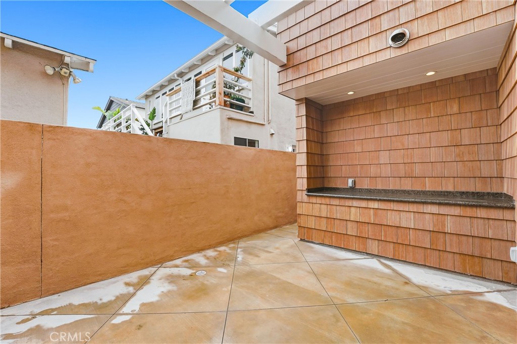 211 E Bay Property Photo 18