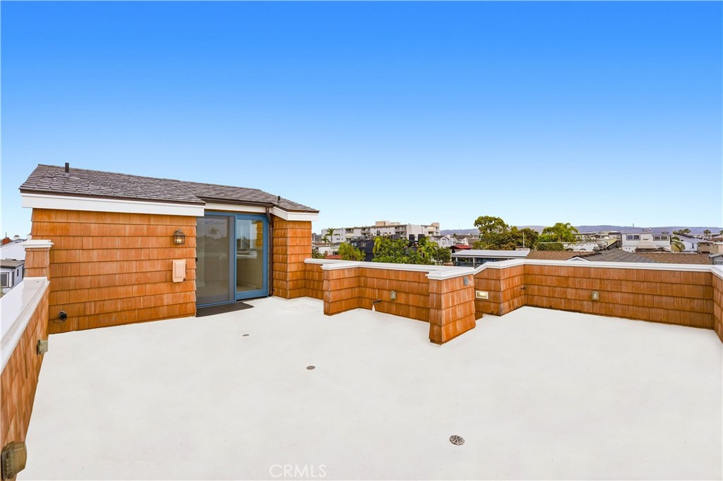 211 E Bay Property Photo 35