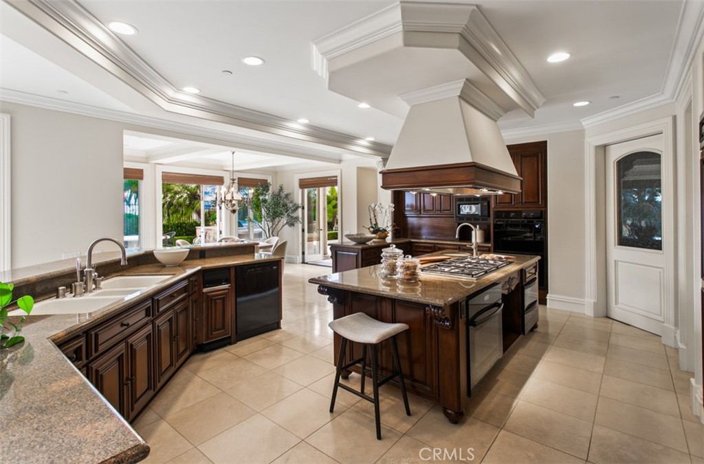 11 Shoreview Property Photo 13