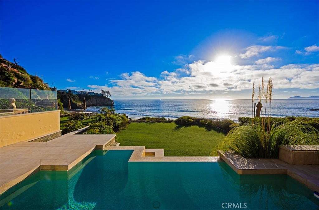 25 Bay Property Photo 1