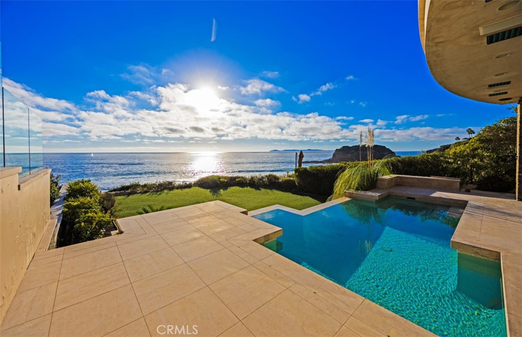 25 Bay Property Photo 2