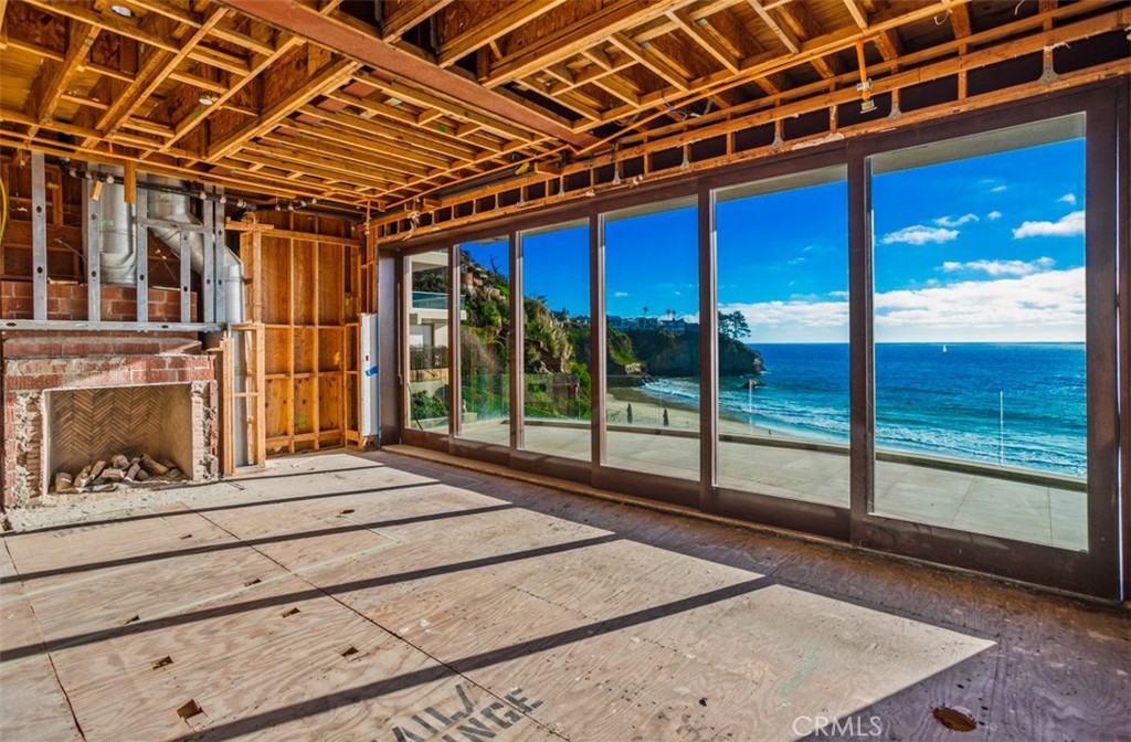 25 Bay Property Photo 6