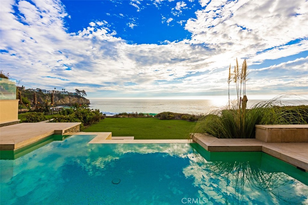 25 Bay Property Photo 14