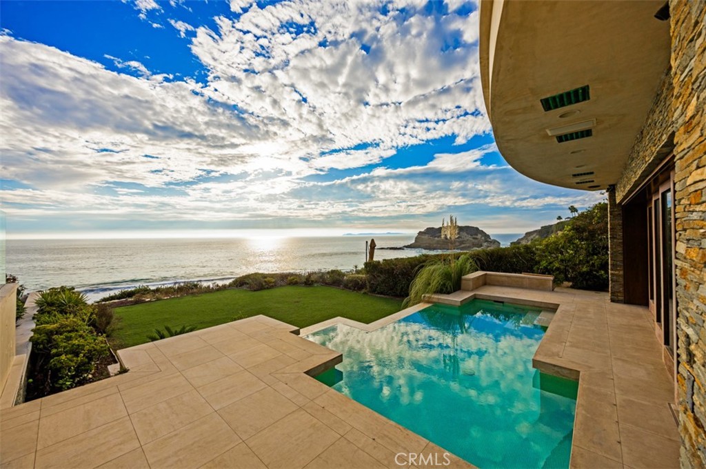 25 Bay Property Photo 15