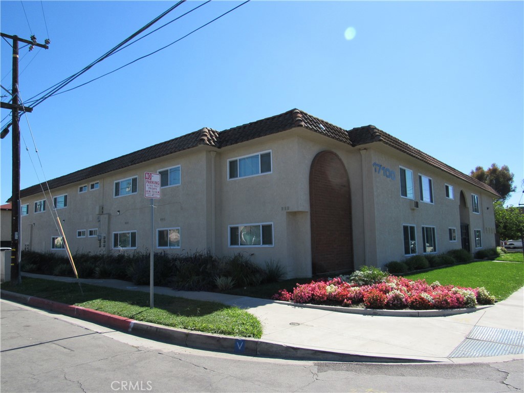 17100 Downey Avenue Property Photo 1