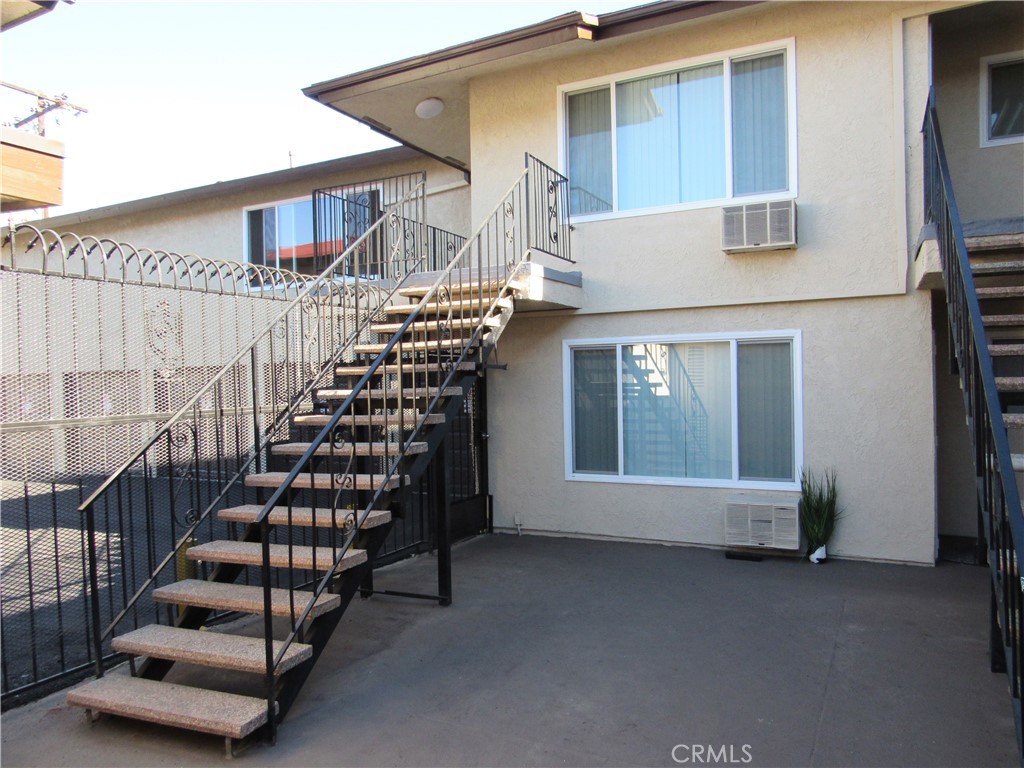 17100 Downey Avenue Property Photo 5