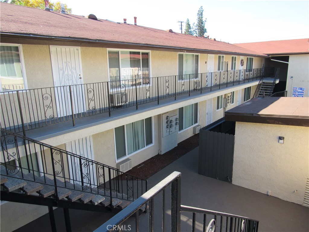 17100 Downey Avenue Property Photo 6