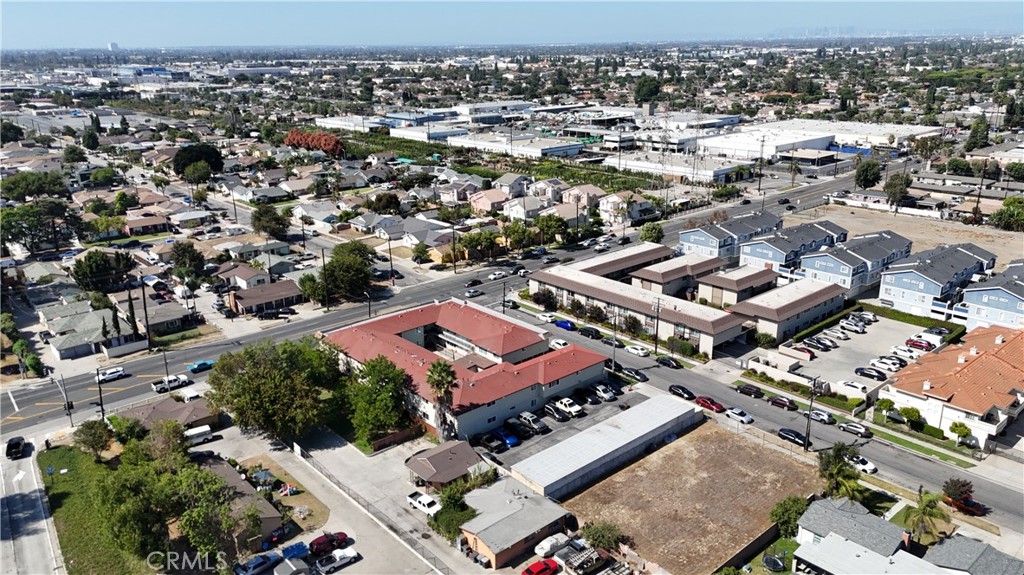 17100 Downey Avenue Property Photo 9