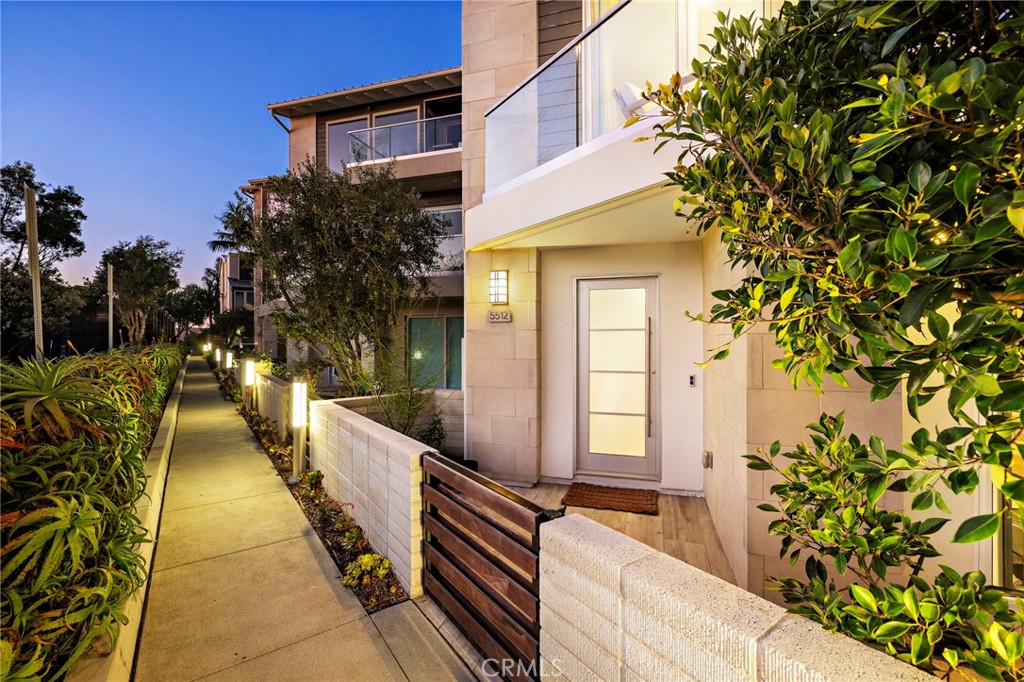 5512 Seashore Property Photo 3