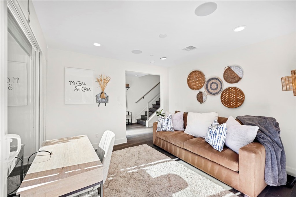 5512 Seashore Property Photo 8