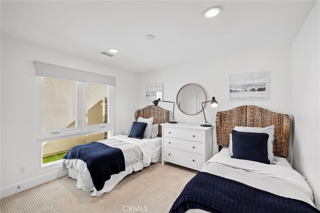 5512 Seashore Property Photo 9