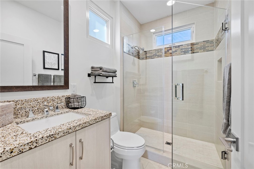 5512 Seashore Property Photo 10