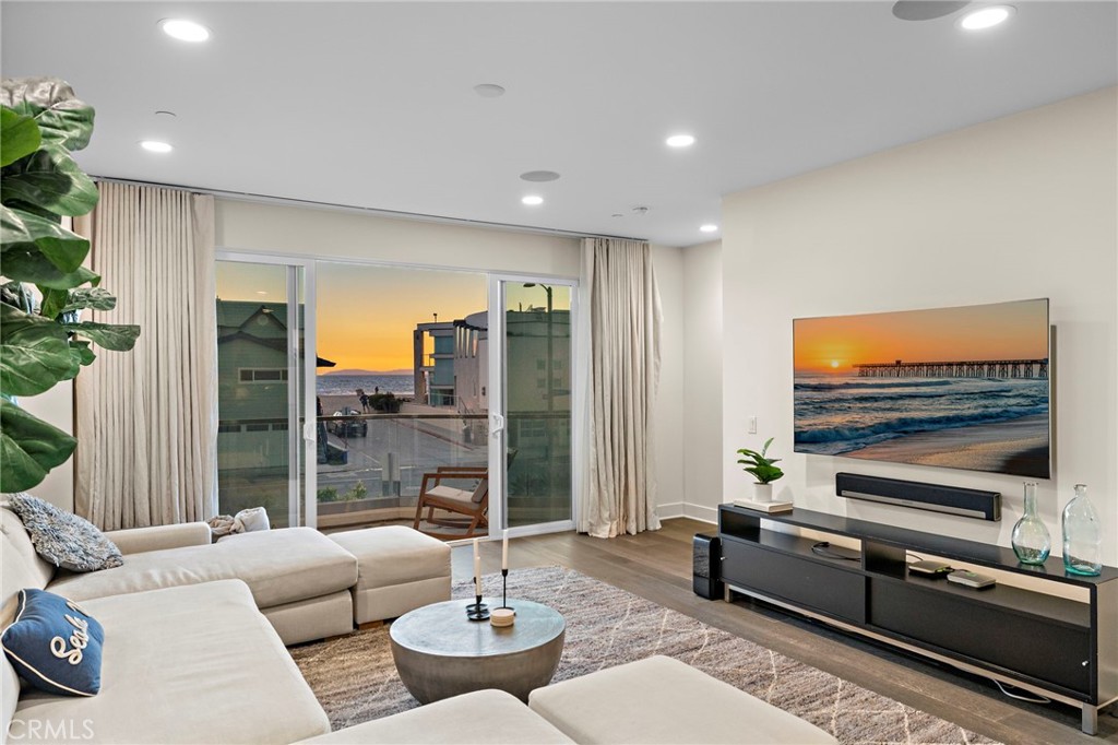 5512 Seashore Property Photo 12