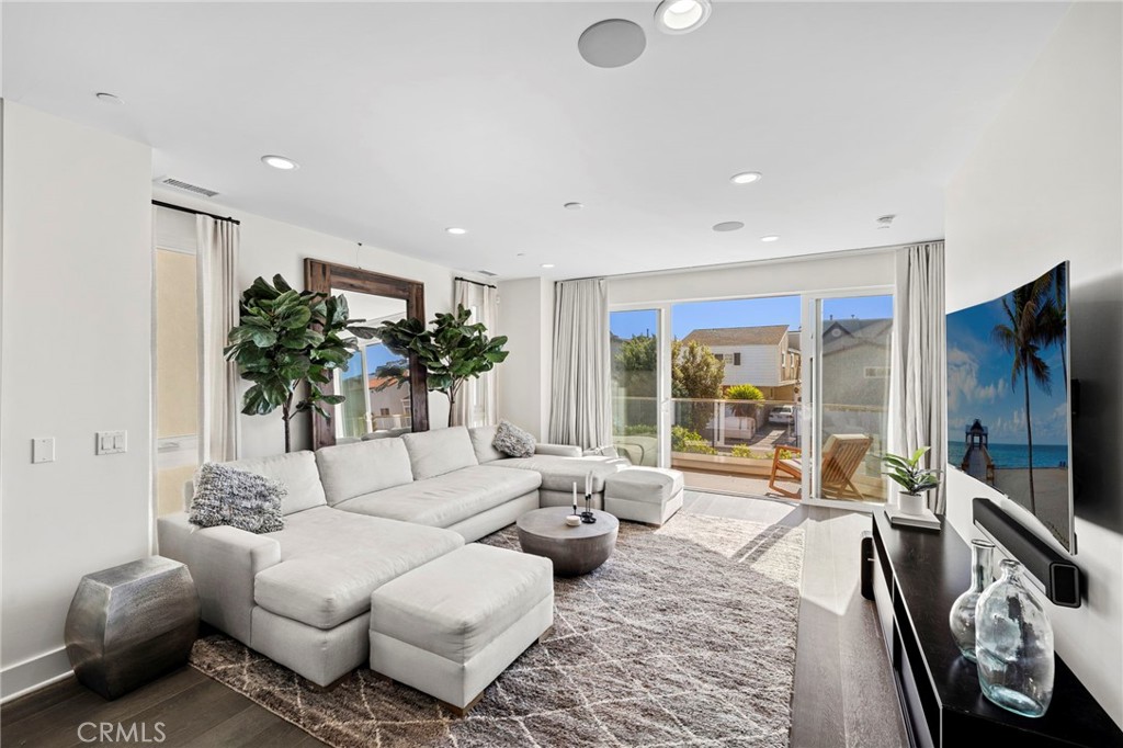 5512 Seashore Property Photo 13