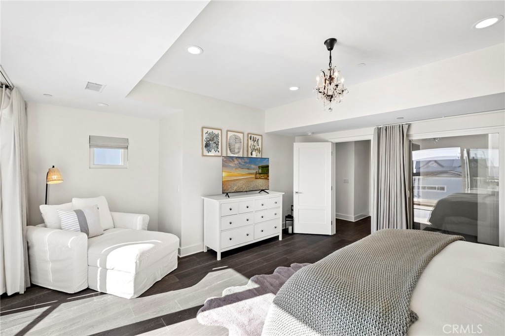 5512 Seashore Property Photo 28