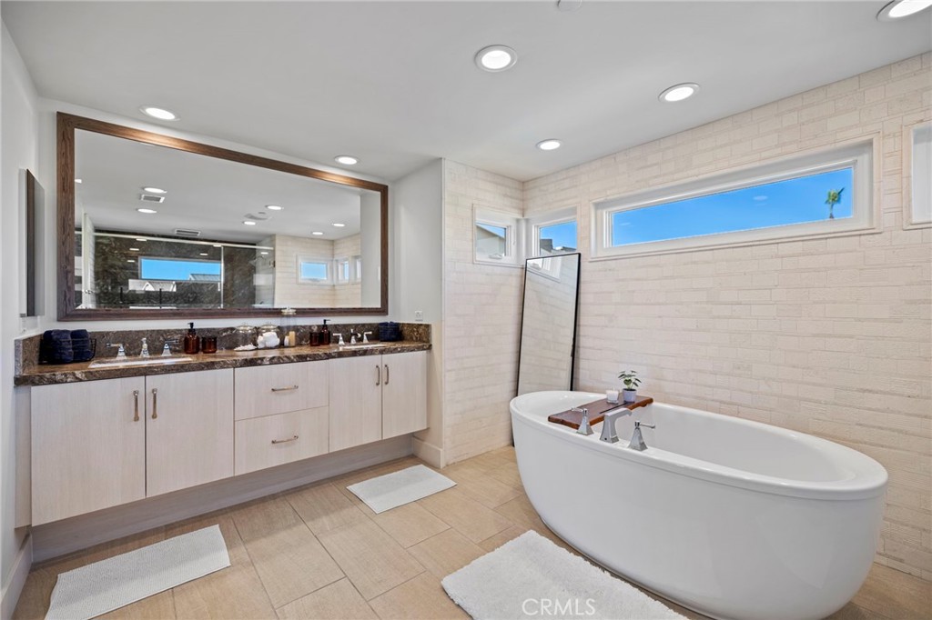 5512 Seashore Property Photo 32