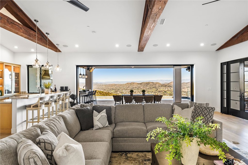 37731 Via Baya Property Photo 6
