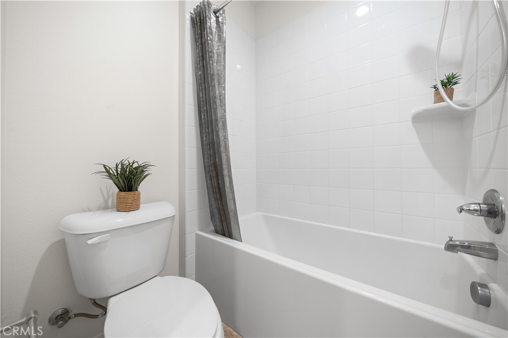 115 Hollow Tree Property Photo 35