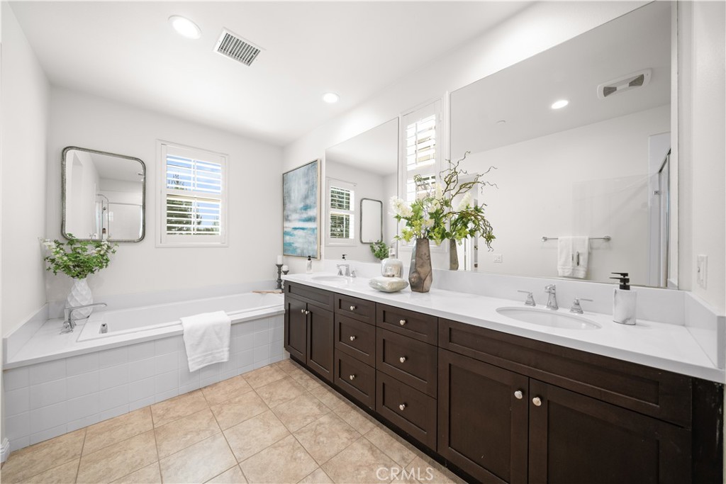 115 Hollow Tree Property Photo 45