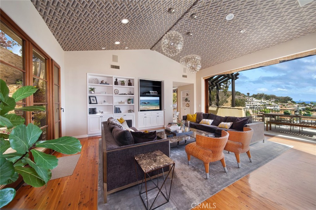 1131 Emerald Bay Property Photo 7