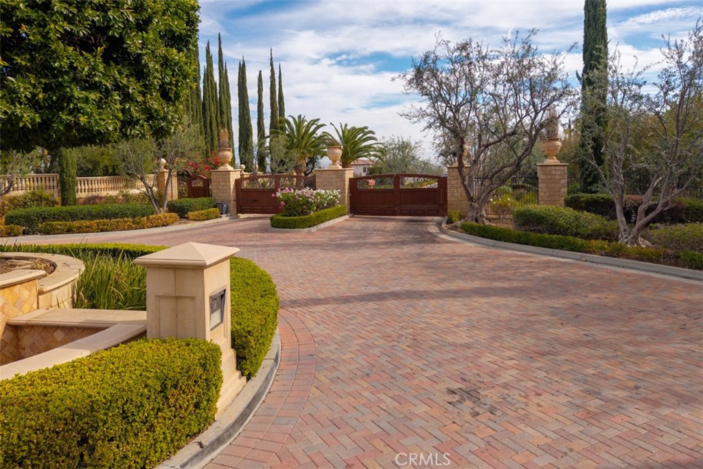 1127 Casper Circle Property Photo 1