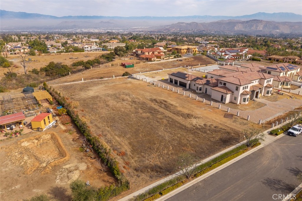 1127 Casper Circle Property Photo 4