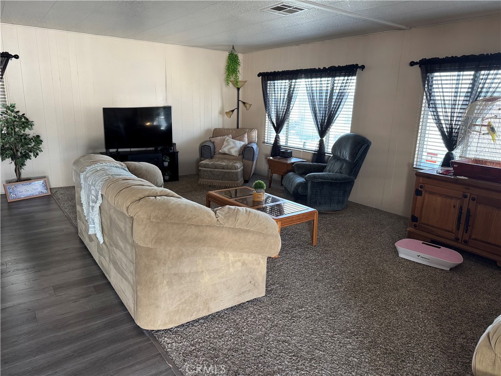 601 N Kirby Property Photo 3