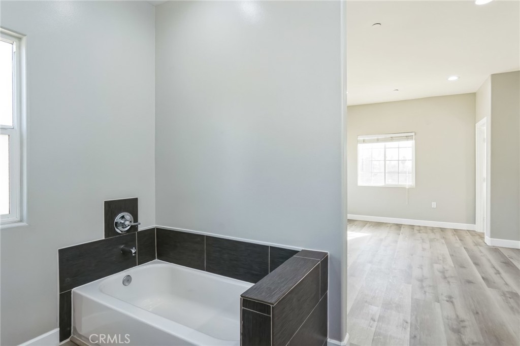 1420 S Euclid Avenue Property Photo 32