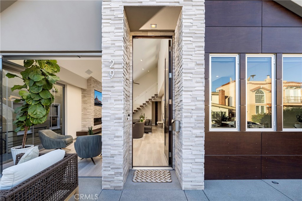 29 W Neapolitan Property Photo 2