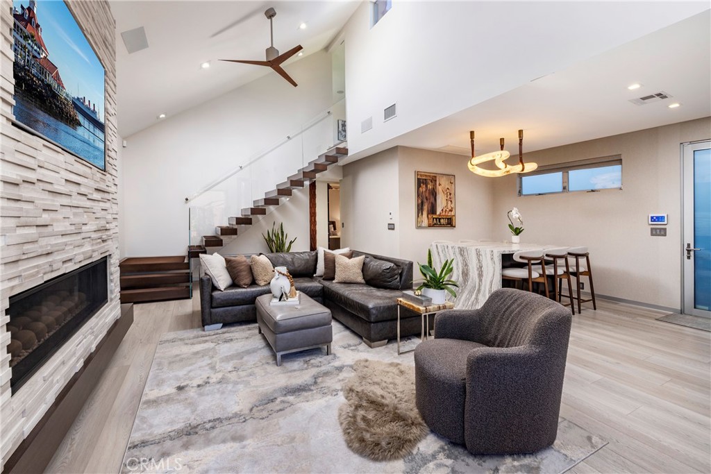 29 W Neapolitan Property Photo 6